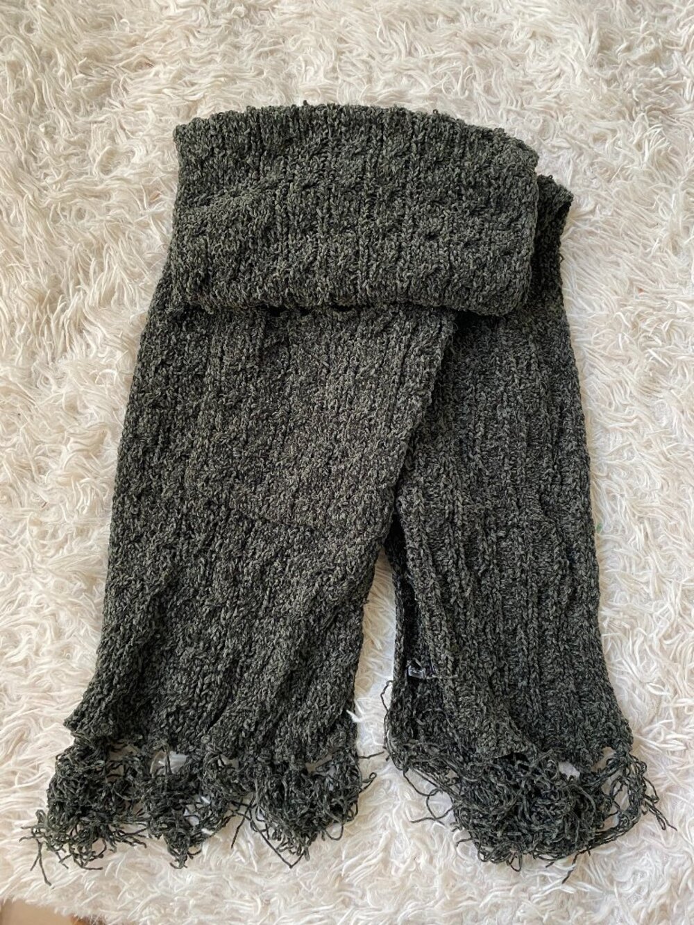 Chunky Green Knit Scarf With Pockets